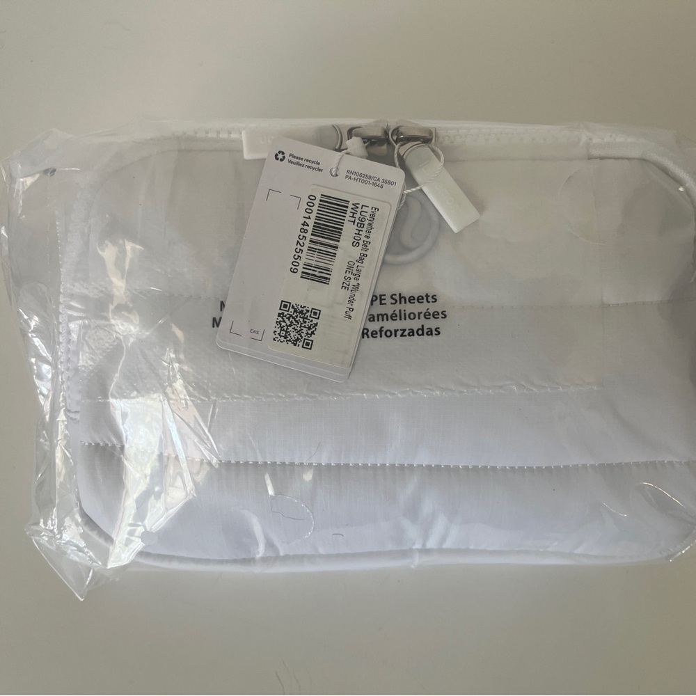 NEW⭐️LULULEMON Everywhere Belt Bag Large Wunder Puff 2L. Tote included. White. - Picture 6 of 9